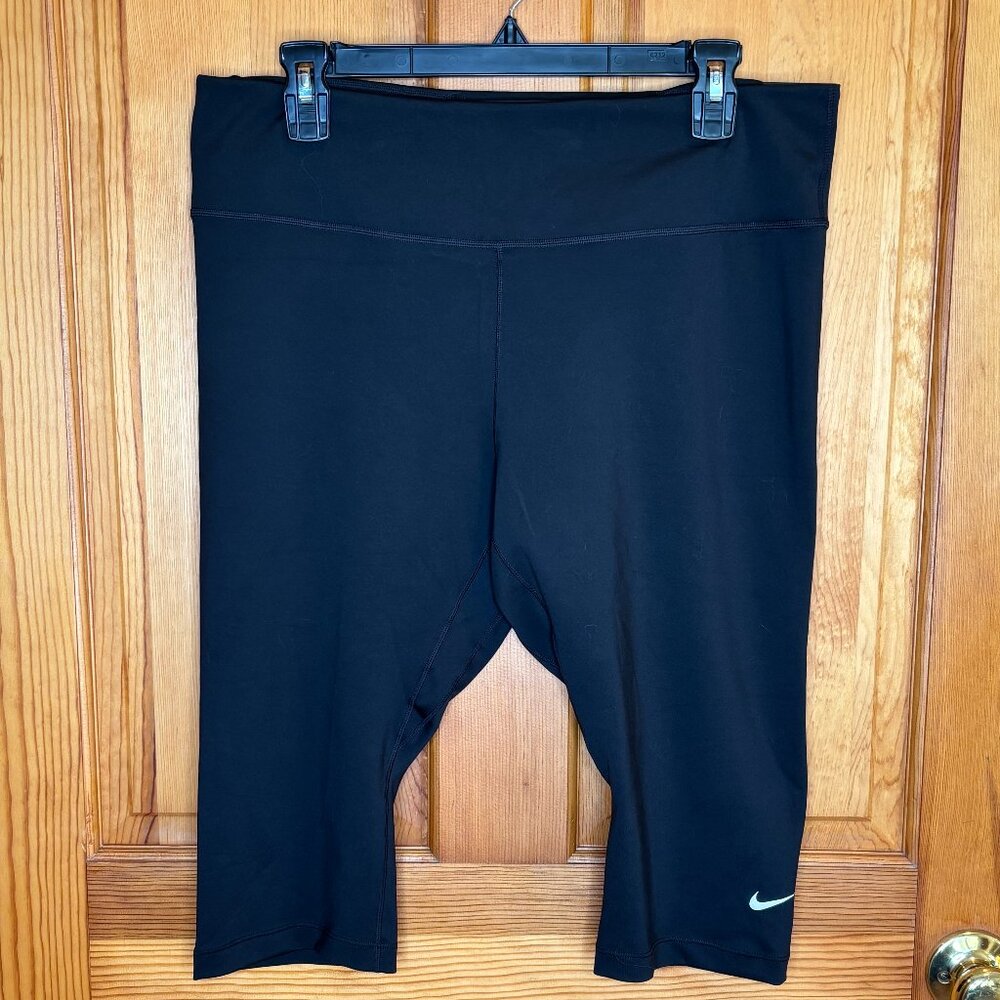 Nike One Women's Mid-Rise Dri-Fit Performance Capri Training Pants/Leggings NWT
